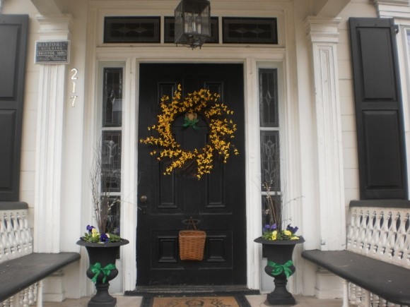 Home on Radcliffe St adorned with green ribbons in support of Jean  Shapcott's fight against caner. (Jeff Bohen/LevittownNow.com)