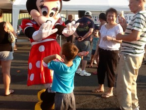 Minnie Mouse even surprised the crowd! Credit: Amanda Kuehnle/LevittownNow.com