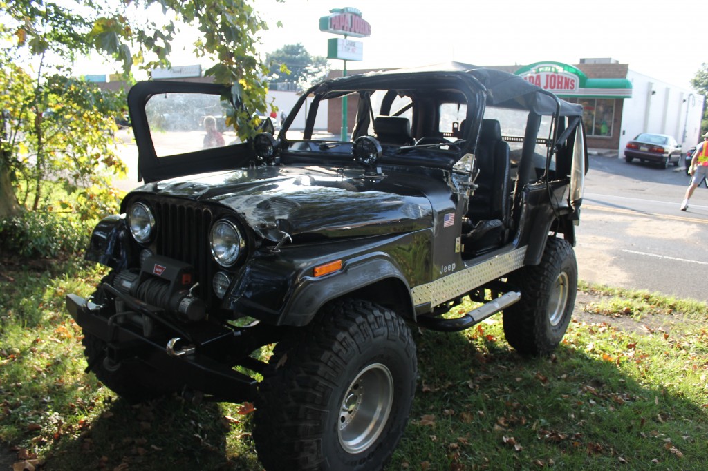 2 Ejected, 5 Teens Hurt in New Falls Road Crash