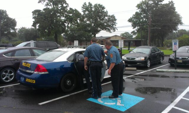 Woman Arrested on Theft Charges Kicks & Screams Way Out of Court