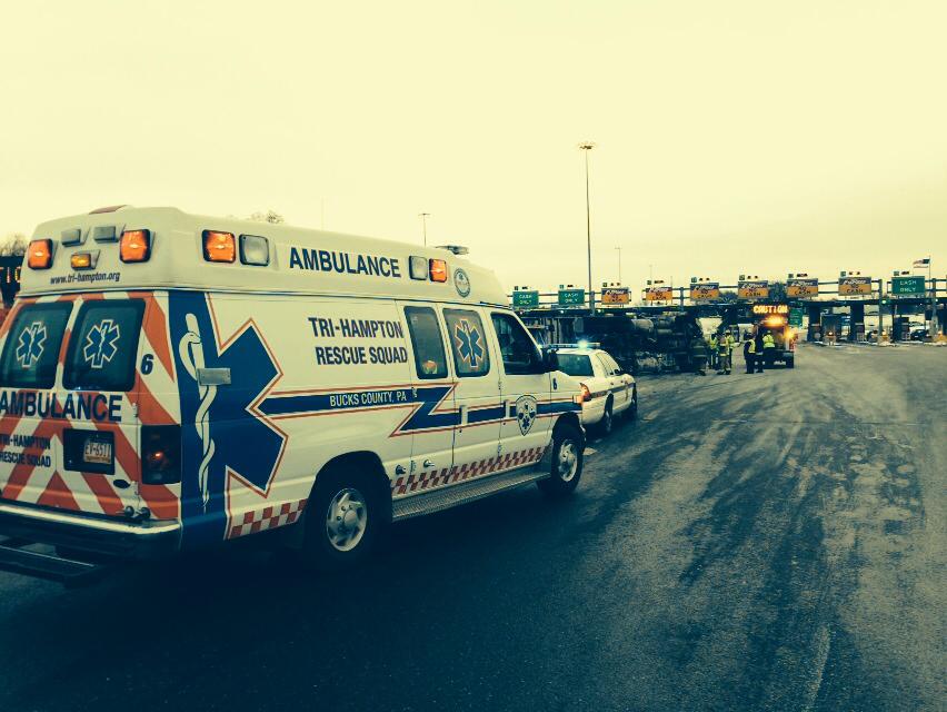 Just In: Tractor Trailer Rolled Over at Bensalem Interchange