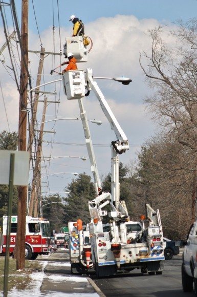 PECO crews worked part of Wednesday afternoon to restore power to parts of Levittown. The problem appeared to be centered around downed wires outside of the Ben Franklin School on Millcreek Road in Bristol Township. Credit: Tom Sofield/LevittownNow.com