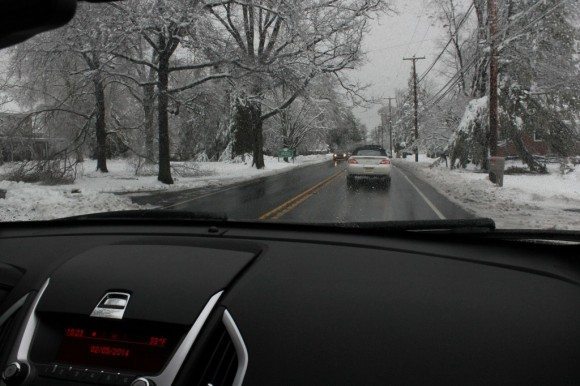 Traffic along Maple Avenue in Middletown. Credit: Tom Sofield/LevittownNow.com