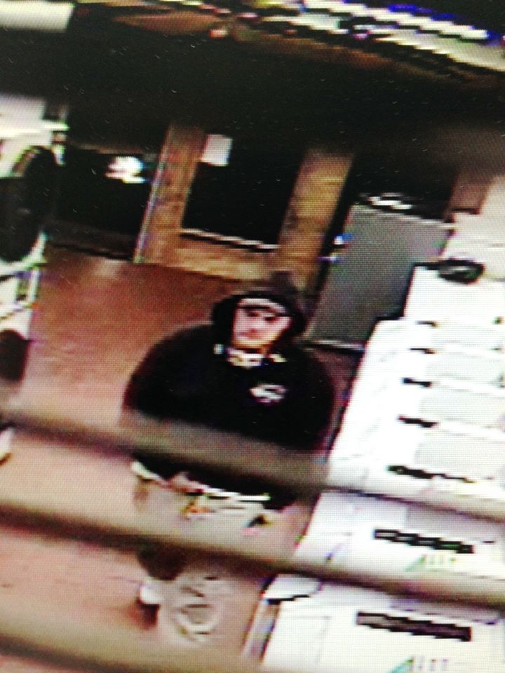 Police Look for Suspect Accused of Stealing from Purse