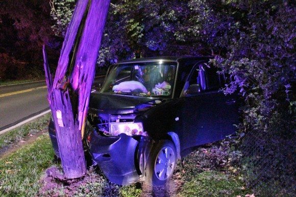 PECO crews were called out to fix the pole after it snapped. Traffic police helped keep traffic moving around the scene.  Credit: Tom Sofield/LevittownNow.com