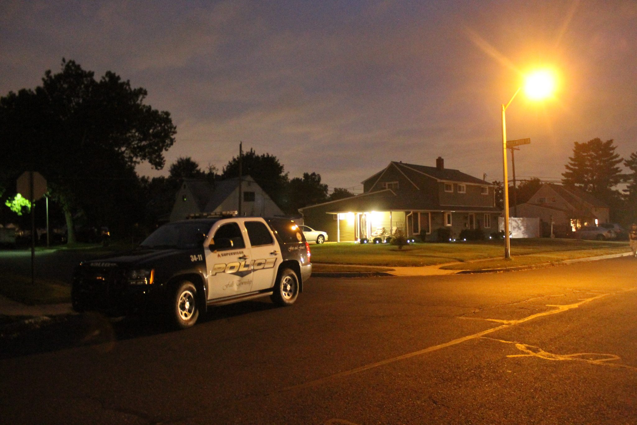 Police Say 2 Arrested in Double Stabbing