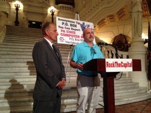 From left, good-government activists Gene Stilp and Eric Epstein want anybody with information about the misuse of state computers or email systems to send them a letter to P.O. Box 60521, Harrisburg, PA 17106. Credit: PA Independent