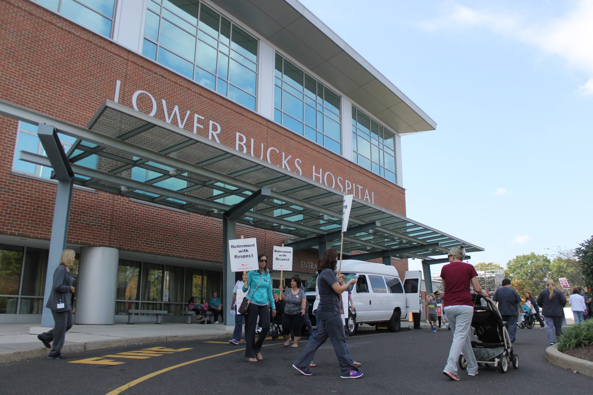 Union Nurses Picket Outside Lower Bucks Hospital