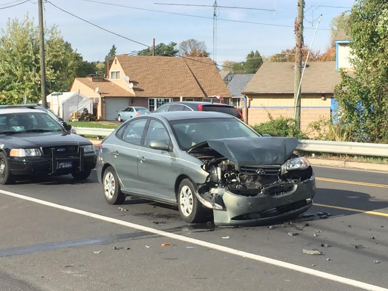 Police, Medics Respond To Woodbourne Road Crash