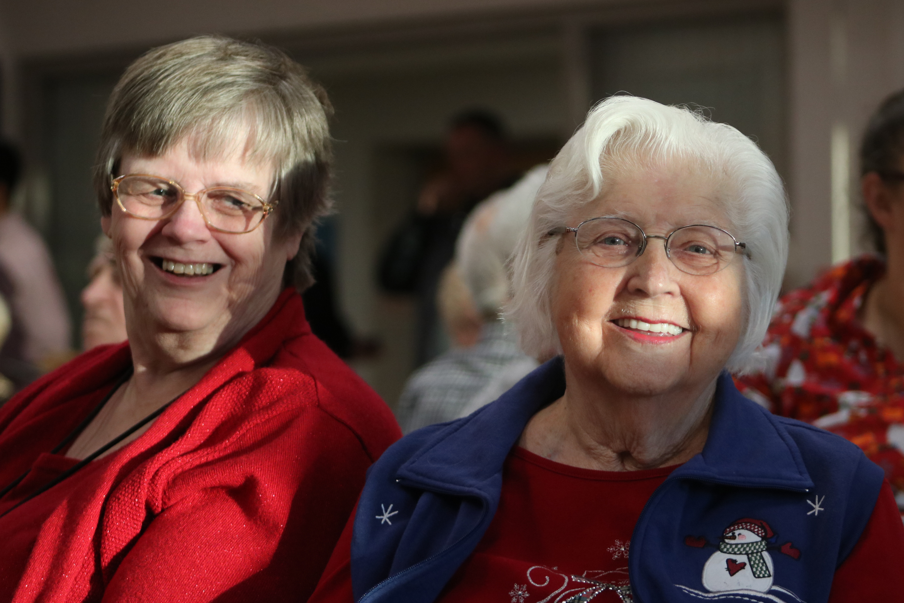 PHOTOS: High School Students Host Seniors For Holiday Dinner