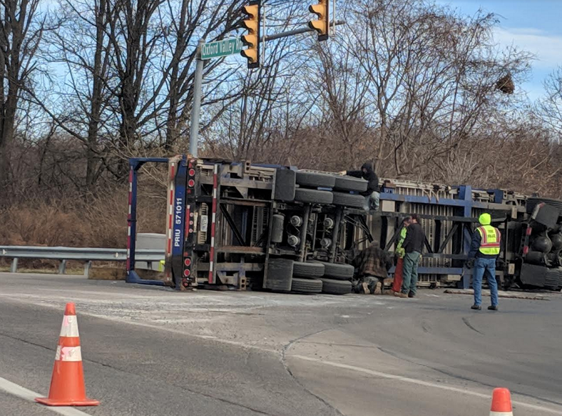 Truck Overturns On Route 1 Ramp