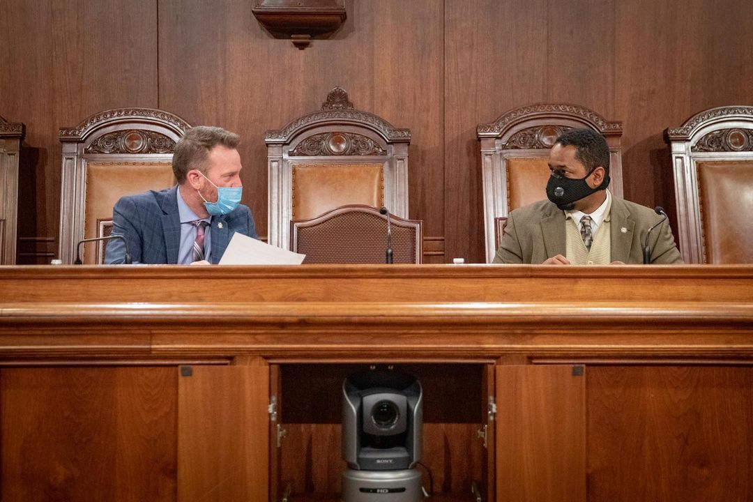 State Senators Unveil Bipartisan Plan To Legalize Weed, Expunge Records