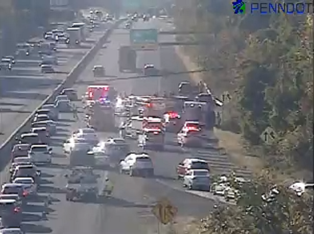 2 Hurt In 4-Vehicle Crash