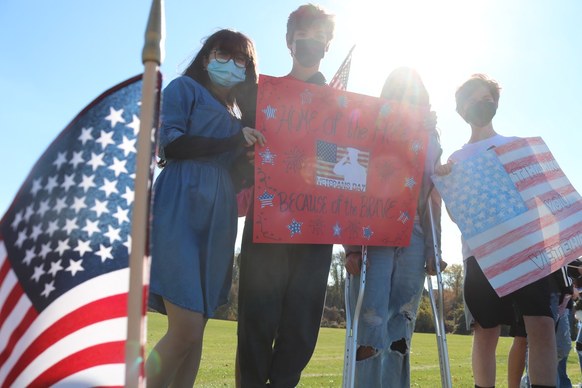 Middle Schoolers Thank Military Veterans