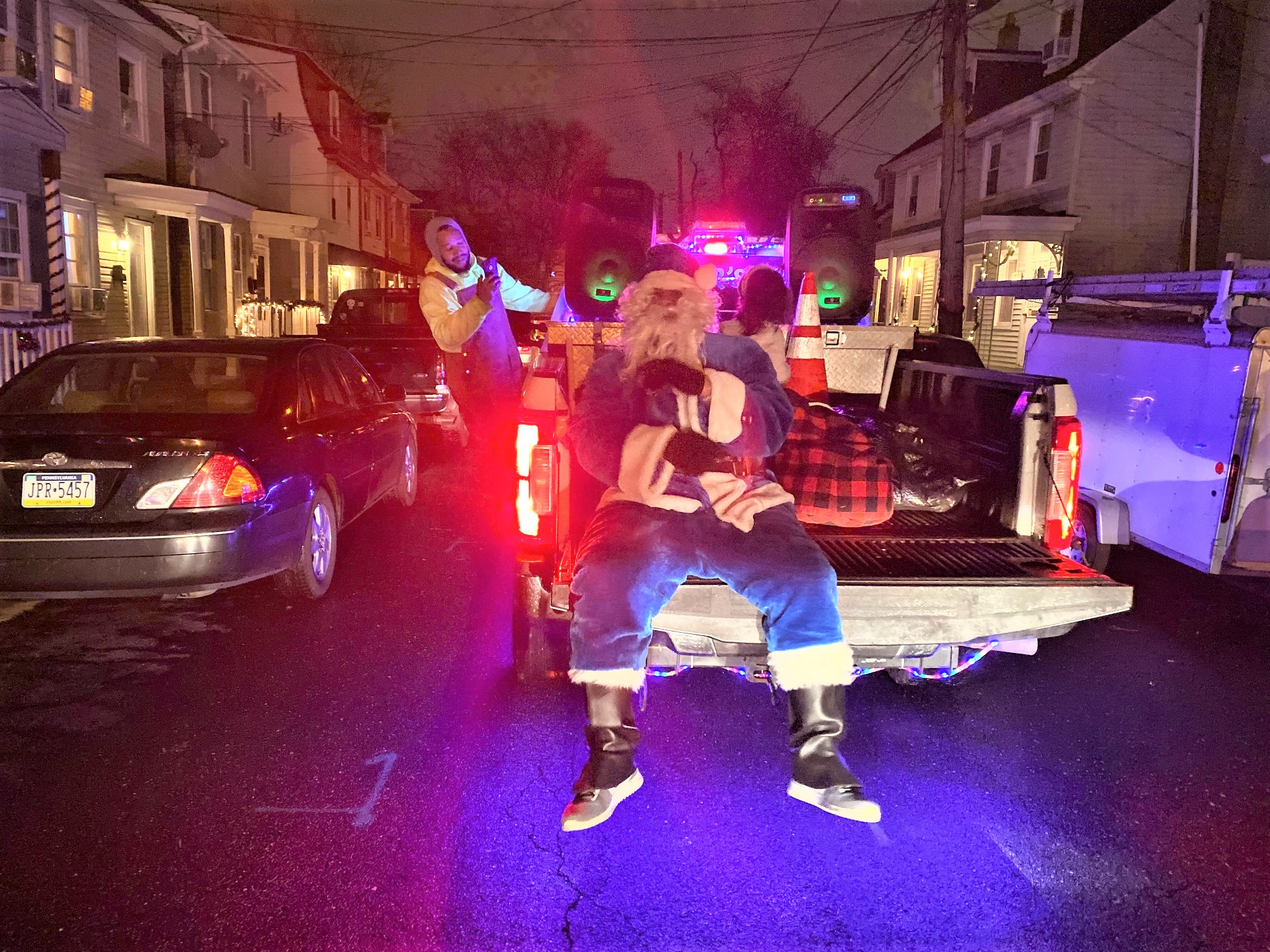 Local Man Continues ‘Homie Claus’ Tradition To Help