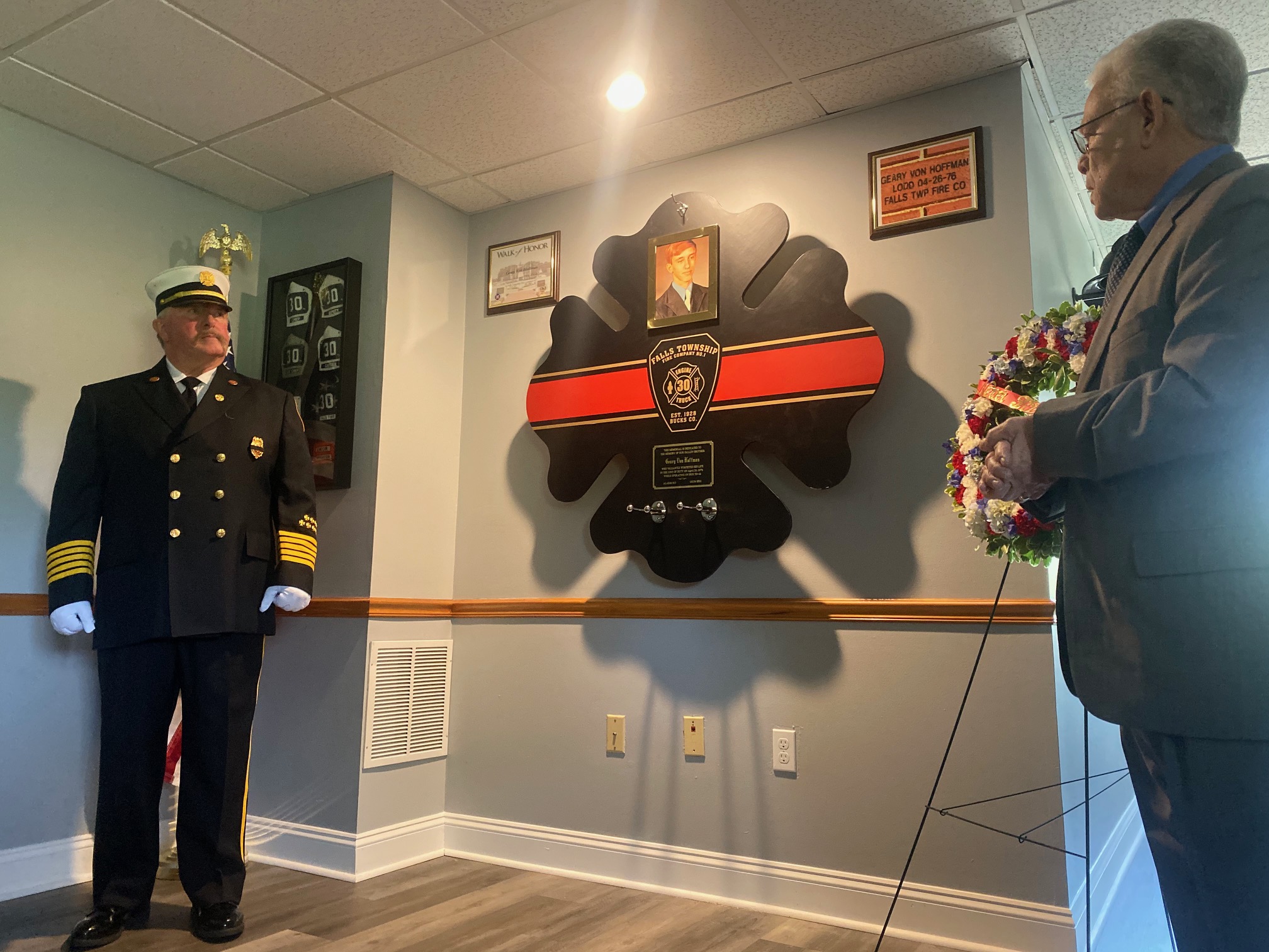 Memorial Unveiled For Firefighter Killed In 1976 Blaze