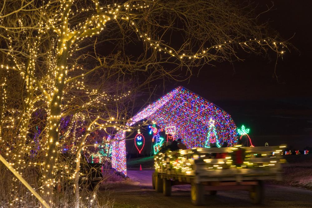 What’s Up This Weekend: 38+ Hanukkah Celebrations, Gingerbread Displays, Santa Brunches & More