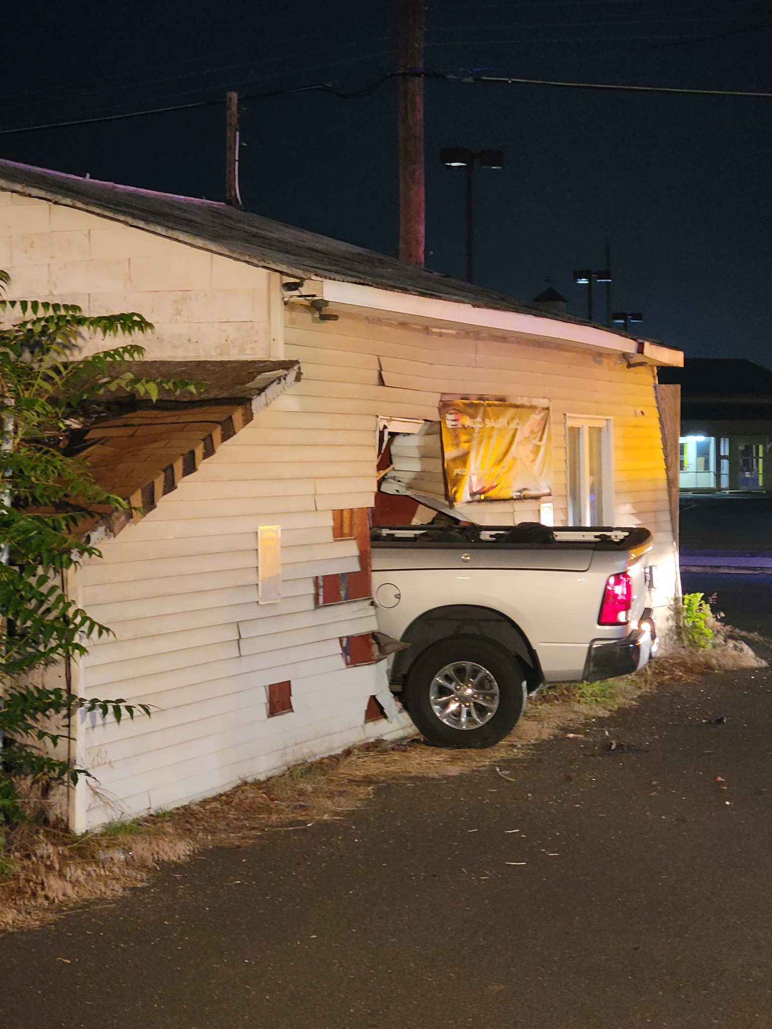 Truck Crashes Into Building Early Tuesday Morning - LevittownNow.com
