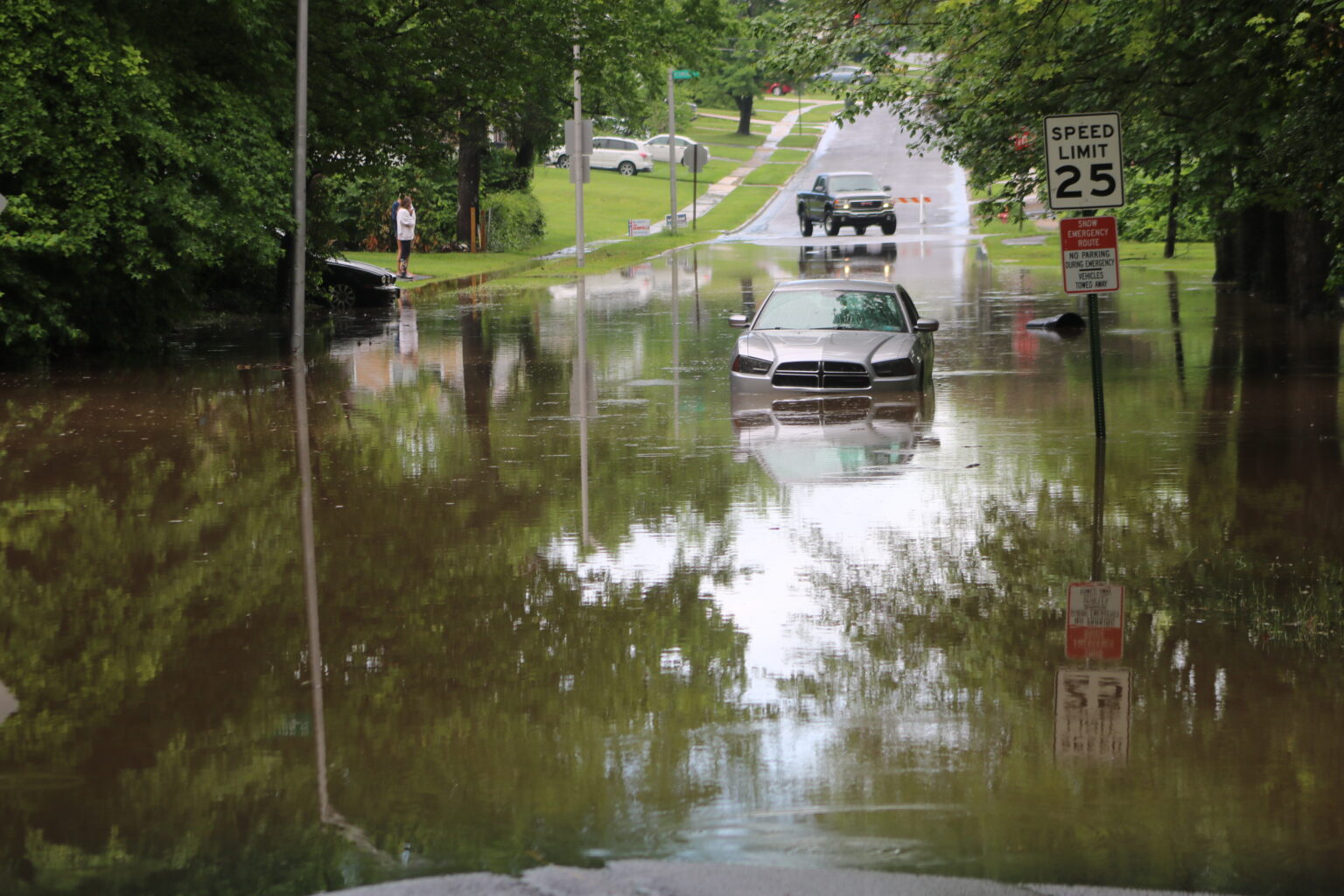 Flash Flooding Strands Cars, Catches Motorists Off Guard - LevittownNow.com