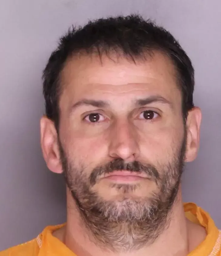 Police: Man Had 11-Year-Old Girl Hold Flashlight During Burglary
