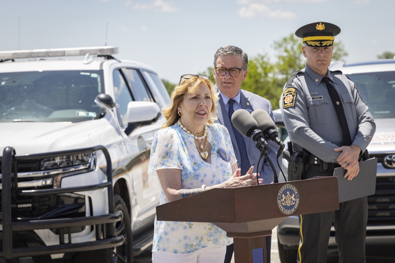 Police To Start Issuing Fines For Hands-Free Law Violations Friday
