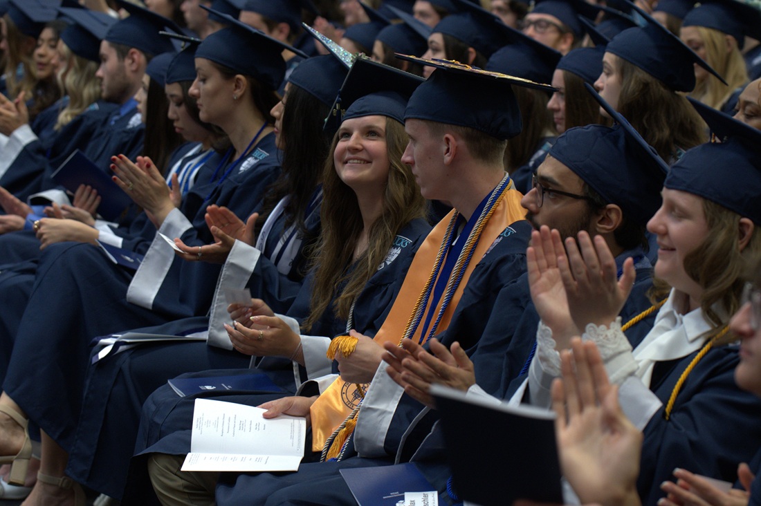 Community College Graduates 924 Students